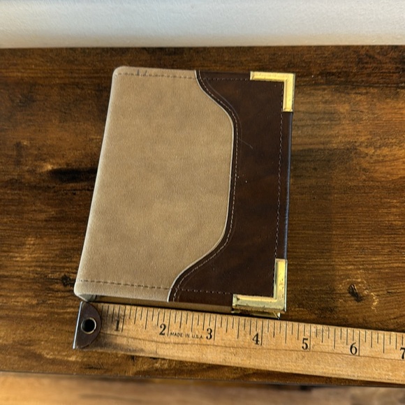 Travel Playing Card Set in "Card Caddy" Vinyl Case with Score Pads & Pencils - Picture 5 of 6